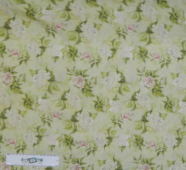 Quilting Patchwork Sewing Fabric ROMANTIC FLORAL PALE GREEN Cotton 50x55cmFQ NEW Freepost