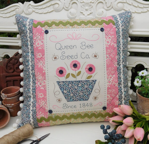 Quilting Sewing Cushion Pattern QUEEN BEE Sally Giblin The Rivendale Collection NEW