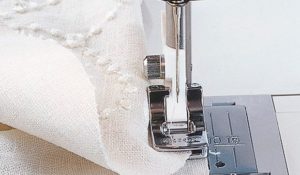 Husqvarna Viking Metal GATHERING Foot suits most Sewing machines NEW