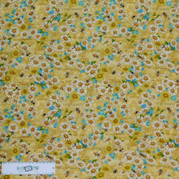 Patchwork Quilting Sewing Fabric BUMBLE BEE DAISY 50x55cm FQ New Material
