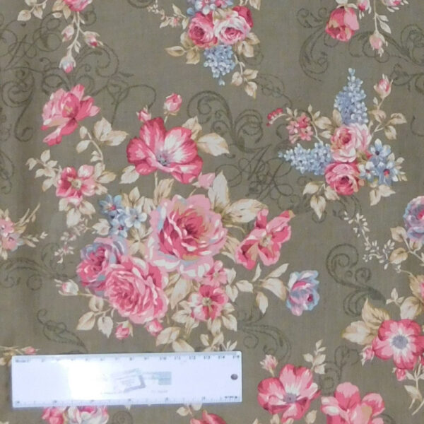 Quilting Patchwork Sewing Fabric FLORAL PROMISE OLIVE LARGE ROSES 50x55cm FQ New