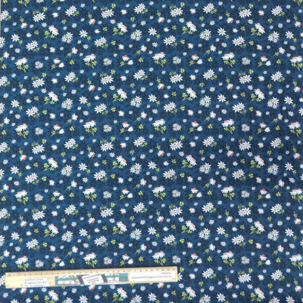 Quilting Patchwork Sewing Fabric Mallee Daisys Allover 50x55cm FQ
