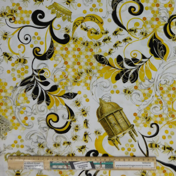 Quilting Patchwork Sewing Fabric Queen Bee Allover 50x55cm FQ