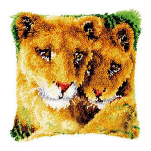 Crafting Kit Latch Hook Cushion Lioness with Hook Threads