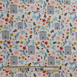 Quilting Patchwork Sewing Fabric Daisy Bee Hiveable Allover 50x55cm FQ
