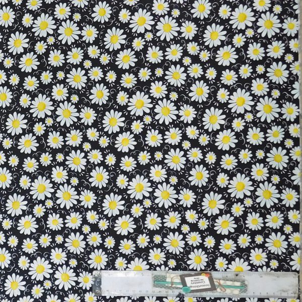 Quilting Patchwork Sewing Fabric White Daisy 50x55cm FQ