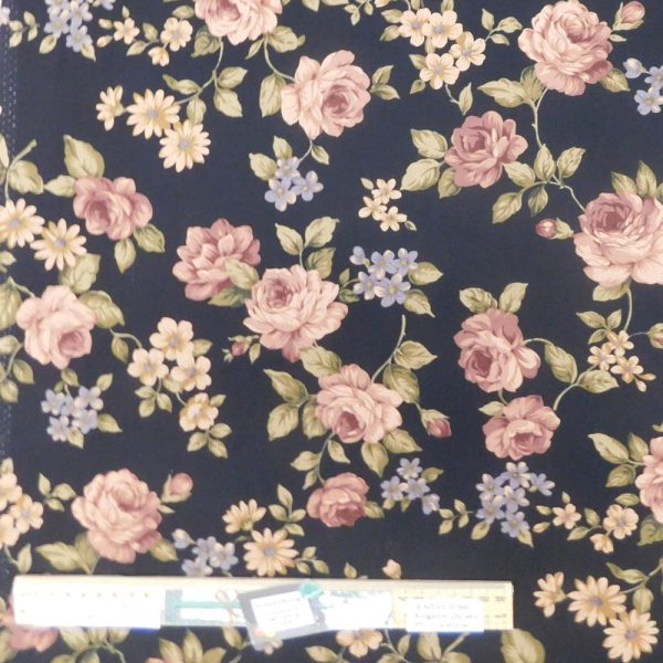 Quilting Patchwork Sewing Fabric Pretty Florals Black 50x55cm FQ
