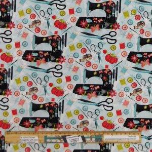 Quilting Patchwork Sewing Fabric Sewing Machine Studio 50x55cm FQ