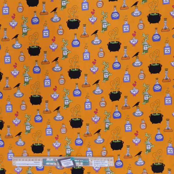 Patchwork Quilting Sewing Fabric Halloween Potions Allover 50x55cm FQ