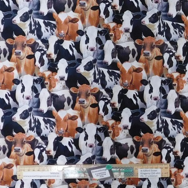 Patchwork Quilting Sewing Fabric Farm Cows Allover 50x55cm FQ