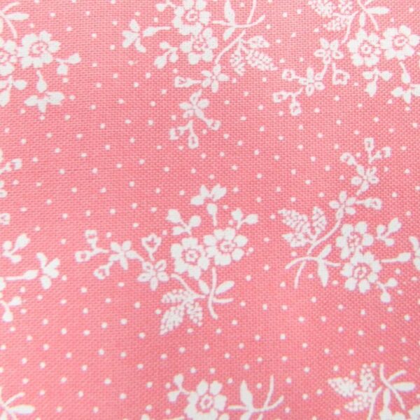 Patchwork Quilting Sewing Fabric APRICOT PINK White Flowers FQ 50x55cm New Material
