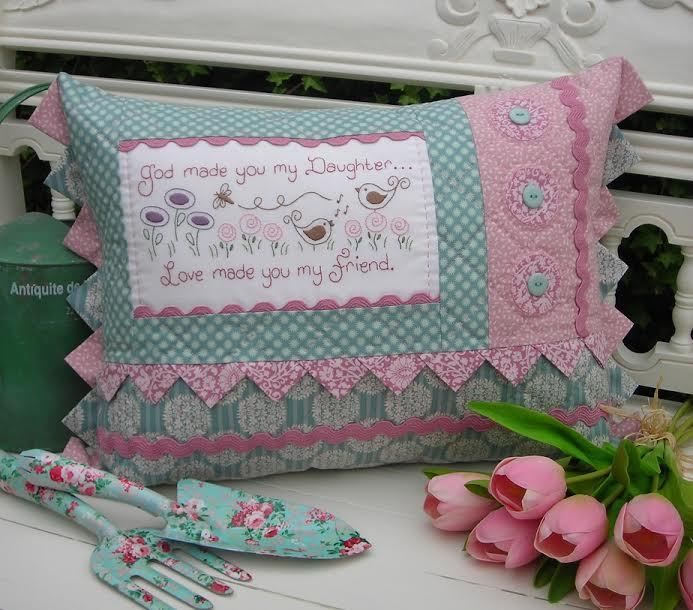 Quilting Sewing Cushion Pattern DAUGHTER Sally Giblin Rivendale New 