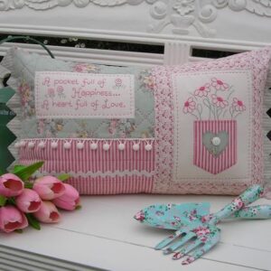 Quilting Sewing Cushion Pattern HEART FULL OF LOVE Sally Giblin Rivendale Collection NEW